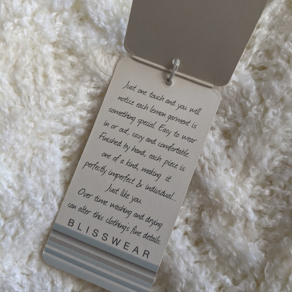 Lemon Knit Cream Sweater V-neck - Picture 5 of 8